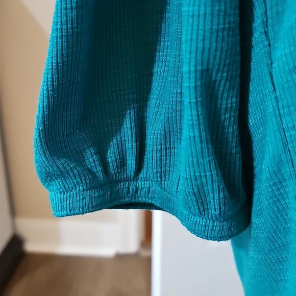 Top - Picture 9 of 16